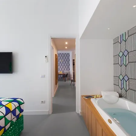 Appartamento Sorrentovibes - Luxury Design & Jacuzzi In Heart Of