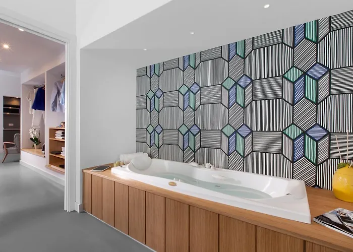 Appartamento Sorrentovibes - Luxury Design & Jacuzzi In Heart Of